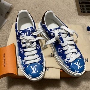 AUTHENTIC Louis Vuitton monogram sneakers